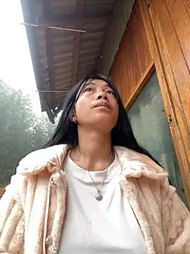 EmLy02 online show from November 1, 2025, 12:12 am