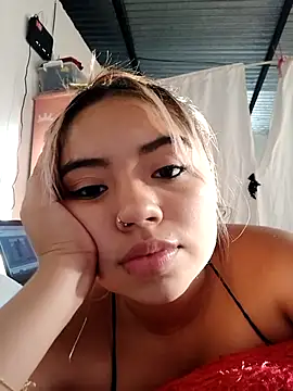 Snapshot of Emily__Hott chatting on November 2, 2025, 9:39 pm Emily Hott online show from November 2, 2025, 9:39 pm