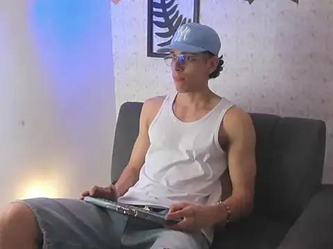 nicolai drake online show from October 26, 2025, 7:42 pm