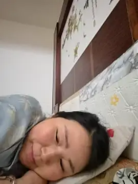 lingling5200 online show from April 25, 2026, 1:41 pm