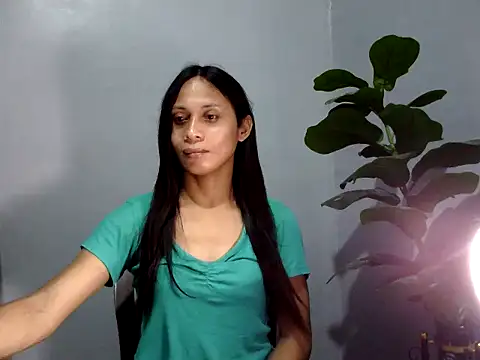 missruffa online show from September 24, 2025, 11:35 am