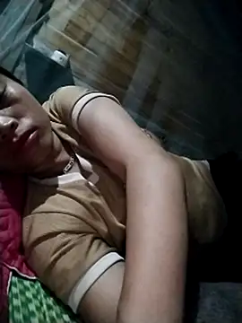   Ngoc20   online show from April 10, 2026, 5:23 am