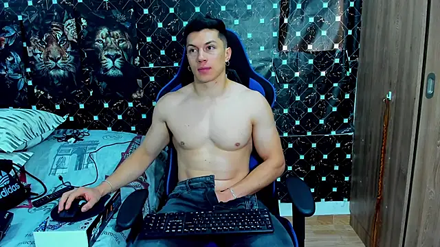 javiersexymann online show from February 6, 2026, 8:34 pm