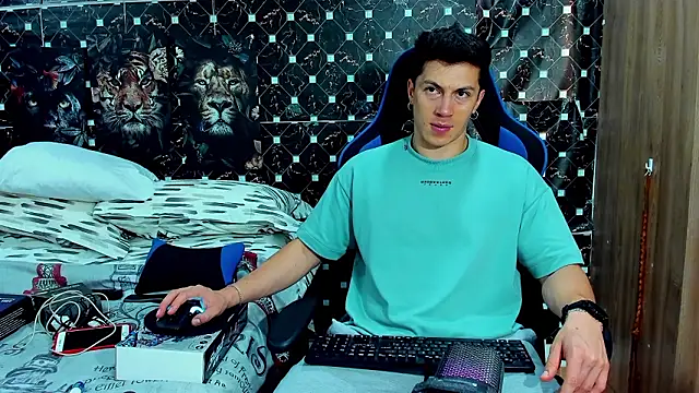 javiersexymann online show from February 27, 2026, 10:10 pm