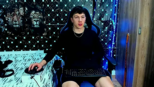 javiersexymann online show from May 25, 2026, 2:50 am