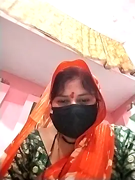 Rajnee33A online show from April 13, 2026, 8:42 am