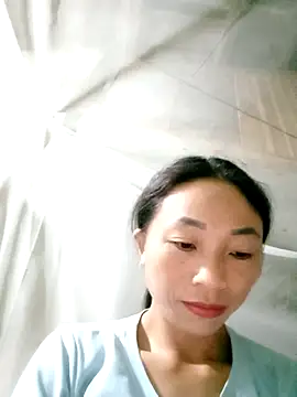 lucybaby00 online show from October 6, 2025, 9:12 pm