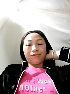 lucybaby00 online show from March 16, 2026, 8:13 pm