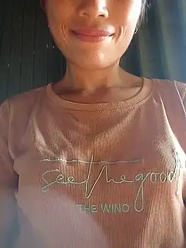 lucybaby00 online show from June 22, 2026, 5:04 am