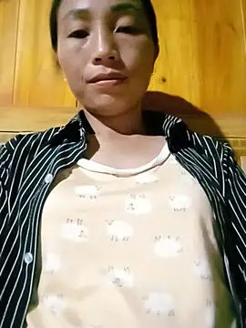 lucybaby00 online show from June 26, 2026, 1:59 pm