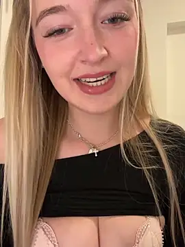 emilypeperoni online show from April 11, 2026, 8:24 pm