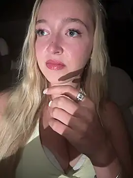 emilypeperoni online show from June 26, 2026, 9:08 pm