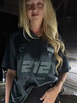 emilypeperoni online show from August 4, 2026, 8:44 pm