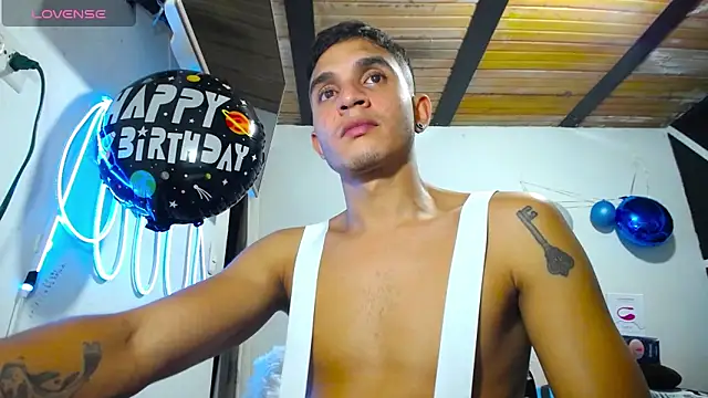 Angel latinboy online show from March 21, 2025, 2:18 am