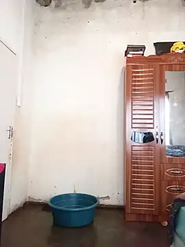 Snapshot of small_D94 chatting on October 3, 2025, 10:45 am small D94 online show from October 3, 2025, 10:45 am