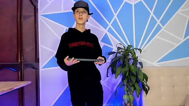 Snapshot of ArthurCox chatting on September 29, 2025, 5:29 pm ArthurCox online show from September 29, 2025, 5:29 pm