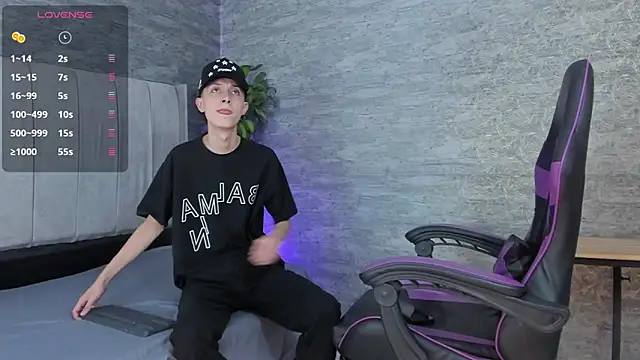 Snapshot of ArthurCox chatting on November 1, 2025, 5:26 pm ArthurCox online show from November 1, 2025, 5:26 pm