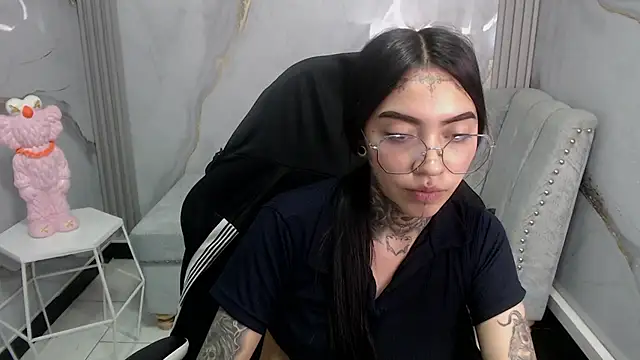 Ashley Blum v online show from October 25, 2025, 1:13 am