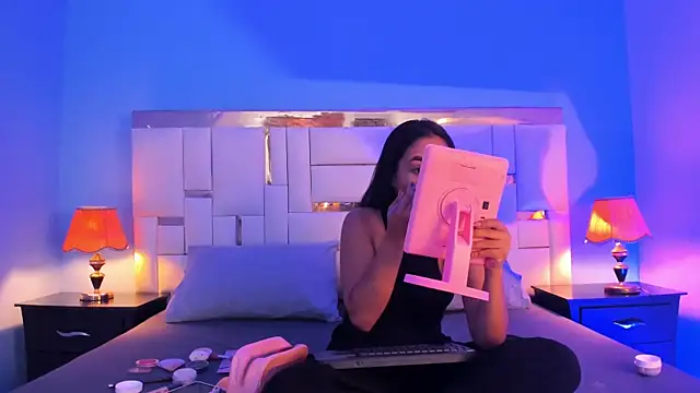 Snapshot of JadeeKhan chatting on September 29, 2025, 7:51 pm JadeeKhan online show from September 29, 2025, 7:51 pm