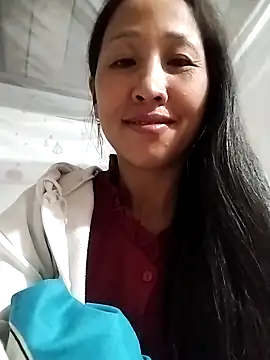 cute love00 online show from November 6, 2025, 2:07 pm