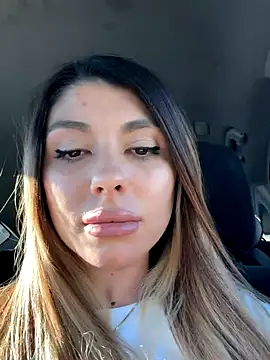 bbgurlnickii online show from November 10, 2025, 10:09 pm