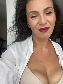 Snapshot of AlyaRei chatting on June 12, 2026, 12:15 pm AlyaRei online show from June 12, 2026, 12:15 pm