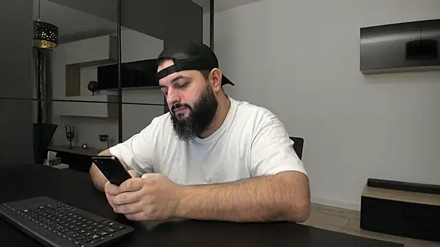 DravenPeak online show from December 14, 2025, 4:23 pm