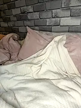 Poppy frankie online show from November 9, 2025, 7:01 pm