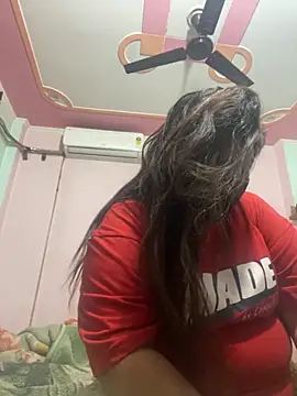 indian-hotmilfs online show from November 14, 2025, 1:43 pm