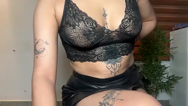 LucytheDevilQueen online show from May 28, 2026, 2:53 am