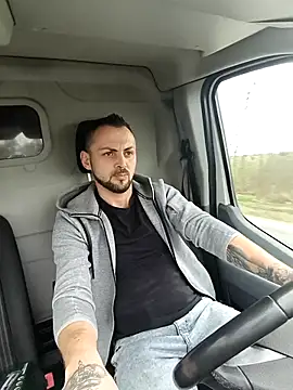 papichulo0099 online show from February 19, 2026, 9:05 am