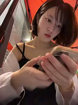 littleqiu online show from July 18, 2026, 12:42 pm