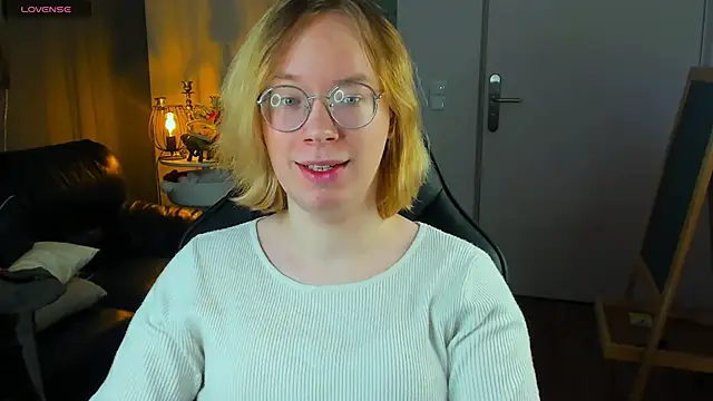 Amanda Butlerr online show from November 30, 2025, 2:54 pm