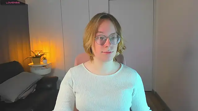 Amanda Butlerr online show from April 2, 2026, 2:15 pm