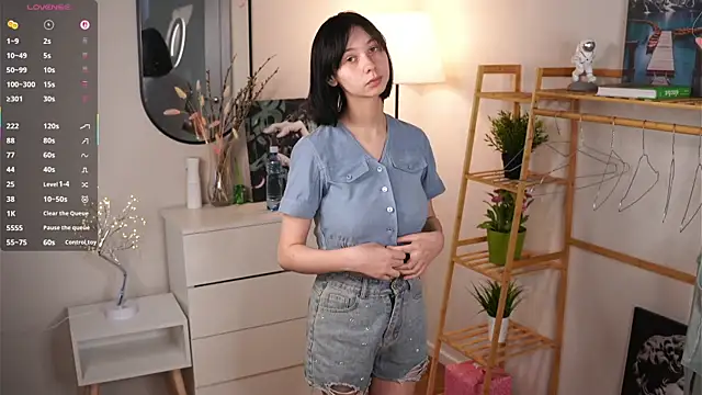 SuzanneHowse online show from October 17, 2025, 7:00 am