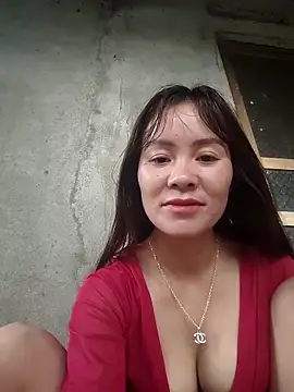 Snapshot of TinTim02 chatting on April 27, 2026, 10:24 am TinTim02 online show from April 27, 2026, 10:24 am