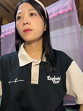 Snapshot of thaoyeuuu chatting on October 24, 2025, 11:50 am thaoyeuuu online show from October 24, 2025, 11:50 am