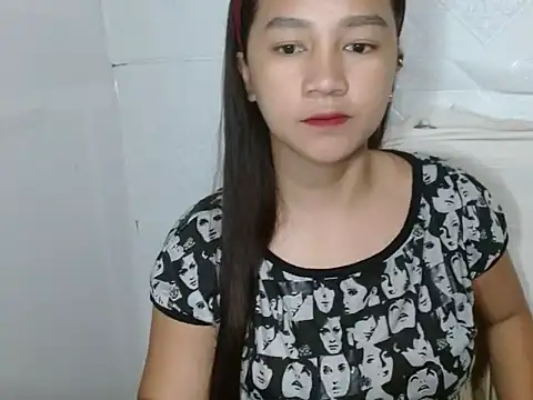 Simplyxmary online show from June 3, 2026, 9:56 am