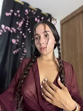 Snapshot of Scarlett05 chatting on July 8, 2026, 1:21 am Scarlett05 online show from July 8, 2026, 1:21 am