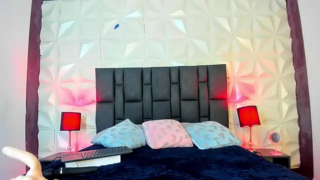 Snapshot of BustyGlow chatting on October 7, 2025, 10:56 am BustyGlow online show from October 7, 2025, 10:56 am