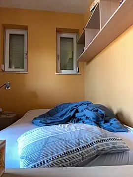 Snapshot of Raveman chatting on October 4, 2025, 10:46 am Raveman online show from October 4, 2025, 10:46 am