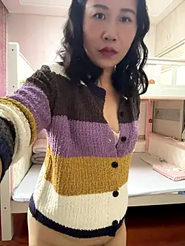 Snapshot of sushan_love chatting on October 15, 2025, 1:28 am sushan love online show from October 15, 2025, 1:28 am