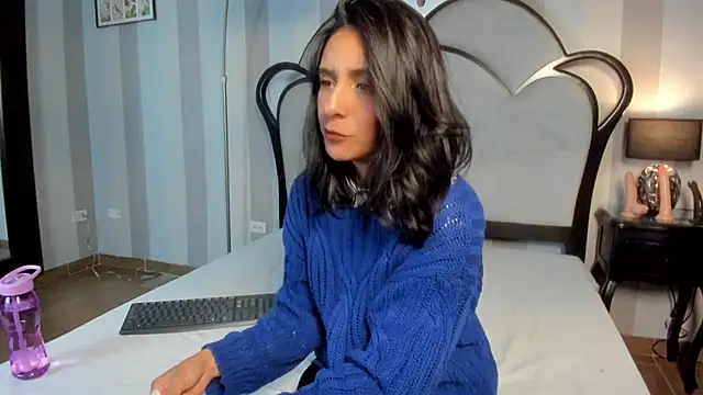 MiaAmore  online show from February 20, 2026, 6:52 pm