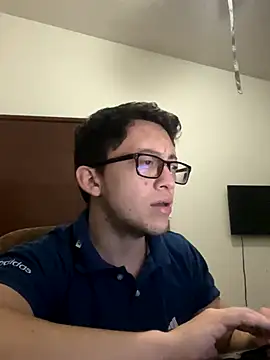 Snapshot of Amauri1147 chatting on December 2, 2025, 1:00 am Amauri1147 online show from December 2, 2025, 1:00 am