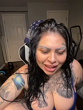 chicanachic13 online show from October 8, 2025, 7:39 am