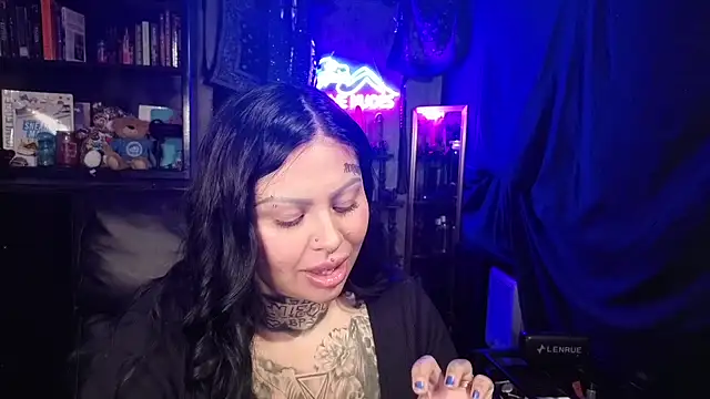 chicanachic13 online show from February 27, 2026, 3:50 am