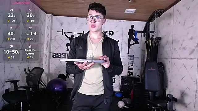 AustinJones  online show from December 18, 2025, 7:09 pm