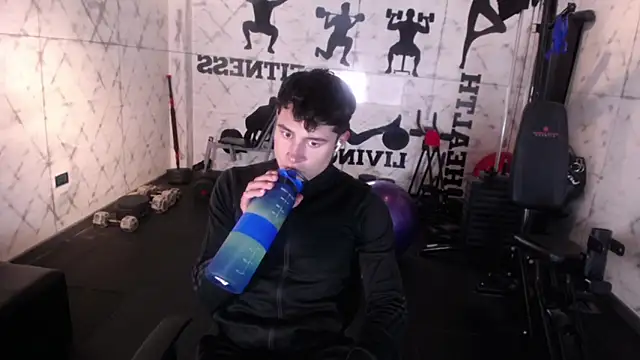 AustinJones  online show from January 15, 2026, 7:17 pm