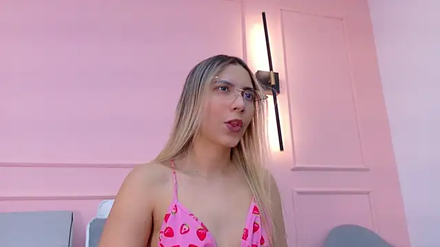 MaddieTease online show from January 17, 2026, 2:00 pm