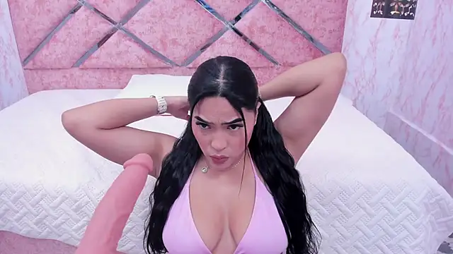 Snapshot of HOT_EMIILY_ chatting on October 16, 2025, 11:44 am HOT EMIILY online show from October 16, 2025, 11:44 am